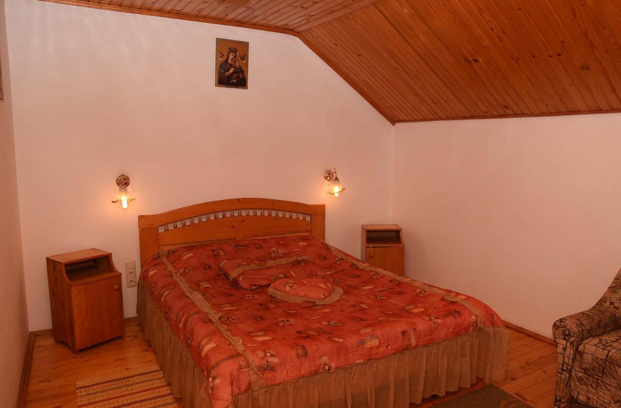 Oskolok Dovbusha Mini-Hotel Yaremche Exterior photo