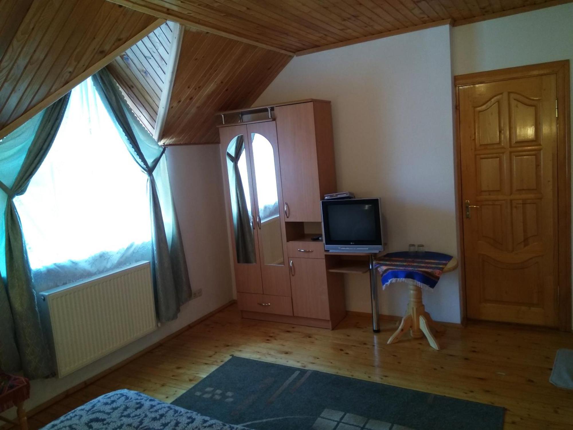 Oskolok Dovbusha Mini-Hotel Yaremche Room photo